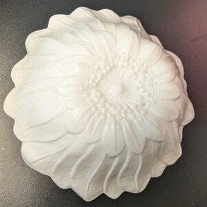 Indiana Glass Lily Pons Bowl White Milk Glass Sunflower Pattern‎ 7 Inch